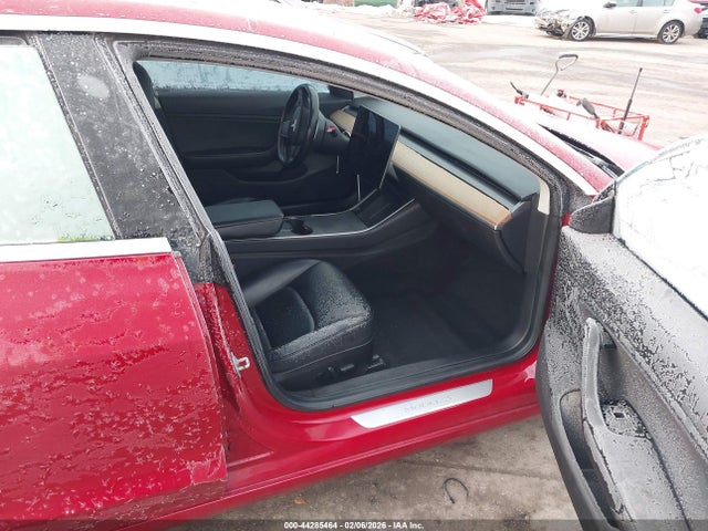 44285464 :رقم المزاد ، 5YJ3E1EB3JF063174 vin ، 2018 Tesla Model 3 Long Range/performance مزاد بيع