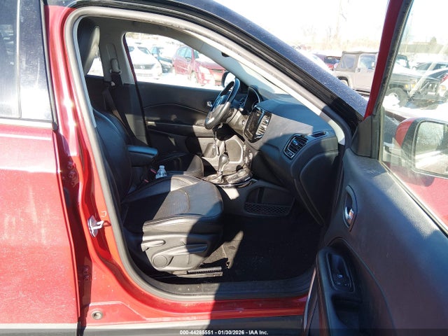 2019 JEEP COMPASS 3C4NJDCB6KT689006 Photo 4