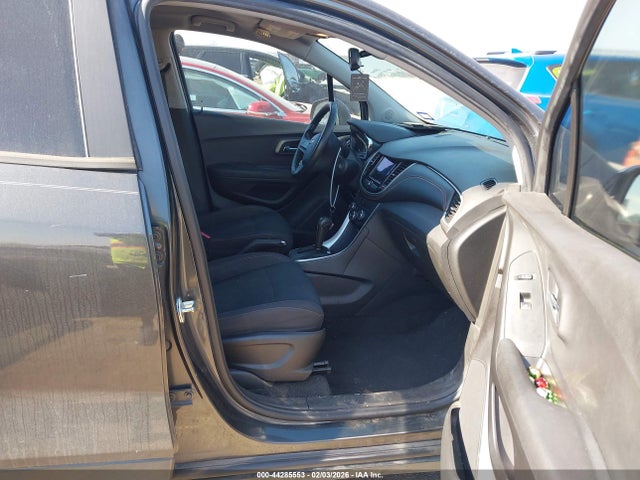 2019 CHEVROLET TRAX 3GNCJKSB2KL136678 Photo 4