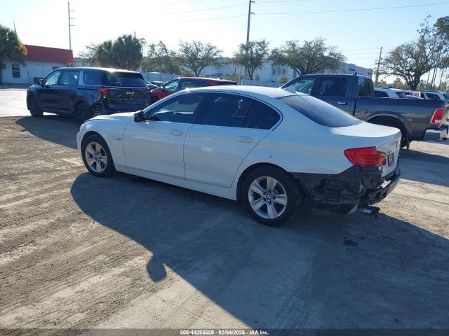 2013 BMW 528I WBAXH5C56DD111546 Photo 2