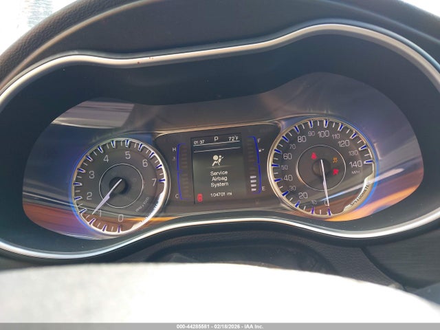 Продаж на аукціоні авто 2015 Chrysler 200 Limited, vin: 1C3CCCABXFN623969, номер лоту: 44285581