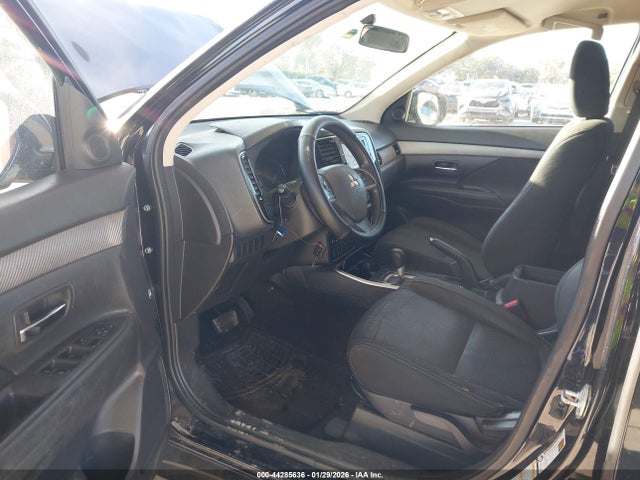 2018 MITSUBISHI OUTLANDER JA4AZ3A37JZ057517 Photo 4