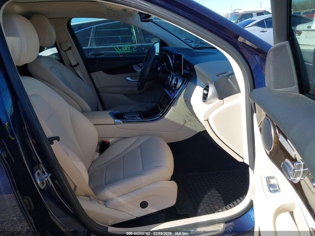 44285762 :رقم المزاد ، W1N0G8DB4NG034813 vin ، 2022 Mercedes-benz Glc 300 Suv مزاد بيع