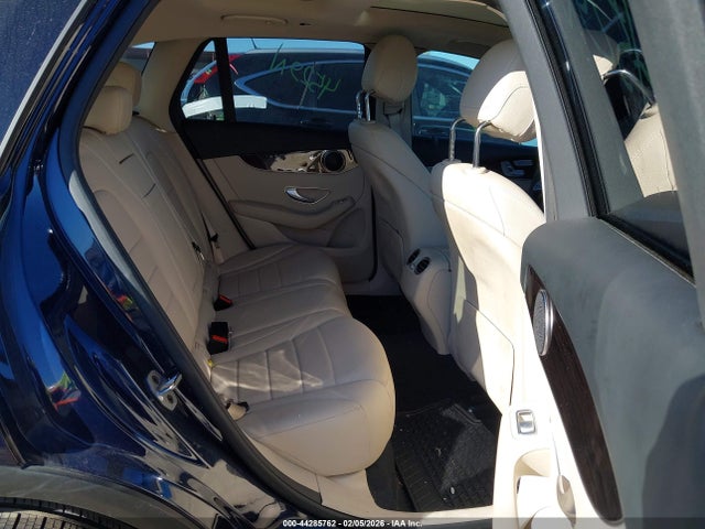 44285762 :رقم المزاد ، W1N0G8DB4NG034813 vin ، 2022 Mercedes-benz Glc 300 Suv مزاد بيع