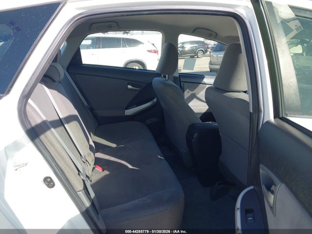JTDKN3DU2F0463260 Toyota Prius Two