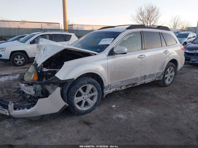 Subaru Outback 2.5i Premium 2014 4S4BRBCC1E3297684 Image 2