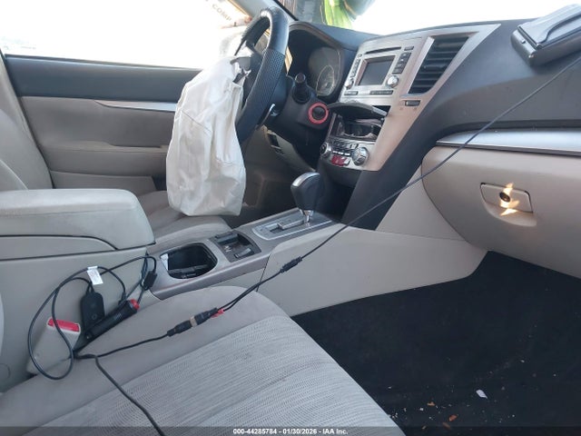 Subaru Outback 2.5i Premium 2014 4S4BRBCC1E3297684 Image 5