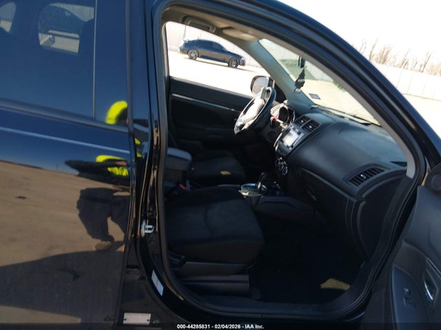 2017 MITSUBISHI OUTLANDER SPORT JA4AP3AW8HZ069945 Photo 4