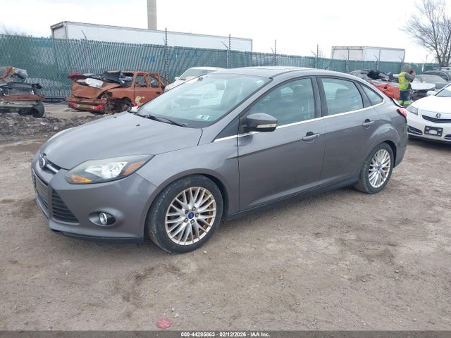 Ford Focus Titanium 2014 1FADP3J28EL102575 Image 2