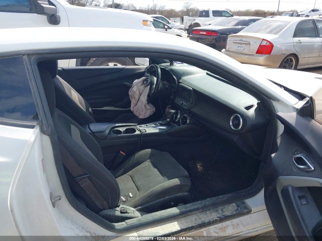 2016 CHEVROLET CAMARO 1G1FB1RX9G0155059 Photo 4