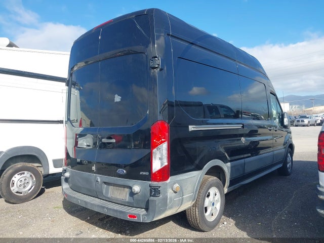 1FTYR2XM8HKB54694 Ford Transit-250
