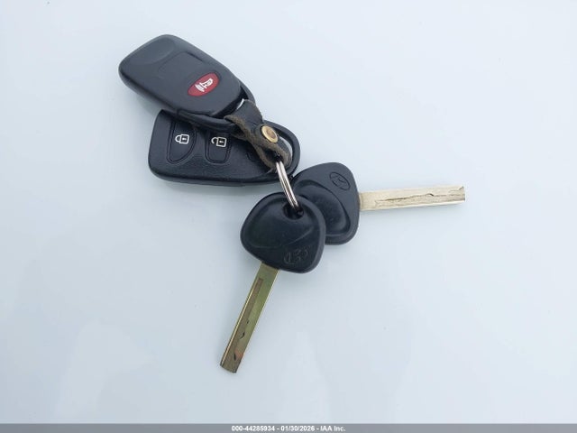 KMHCT4AE0GU103925 Hyundai ACCENT SE