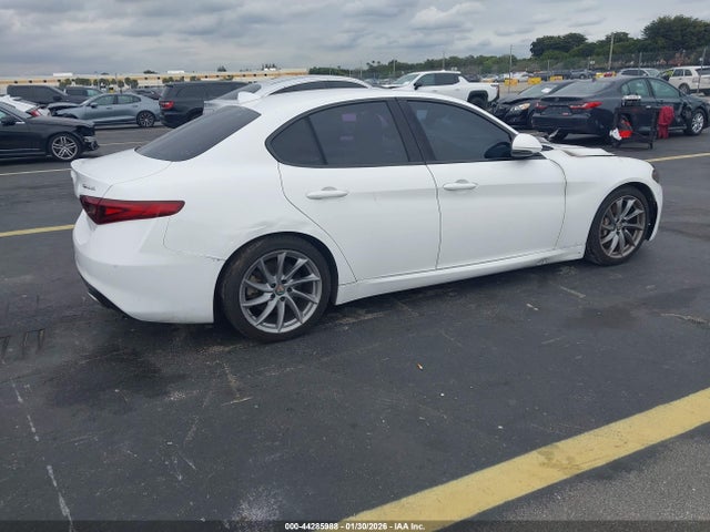 2017 ALFA ROMEO GIULIA ZARFAEBN6H7551734 Photo 3