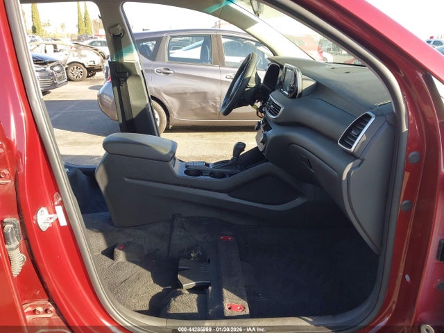 KM8J23A42KU993641 Hyundai TUCSON SE