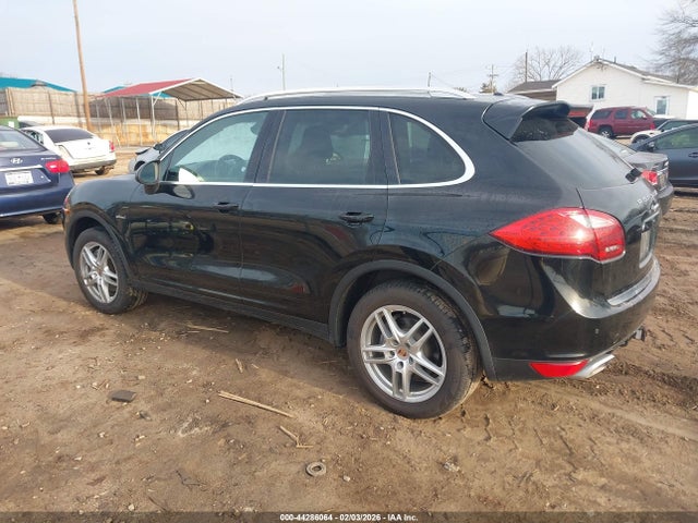 2013 PORSCHE CAYENNE WP1AF2A23DLA40994 Photo 2