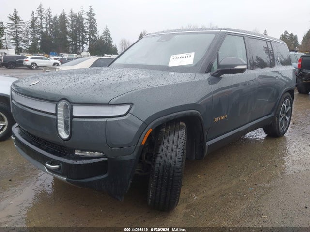 Rivian R1s Adventure 2023 7PDSGABA6PN028469 Image 2