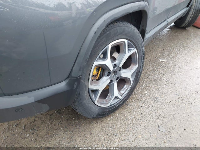 Rivian R1s Adventure 2023 7PDSGABA6PN028469 Image 6