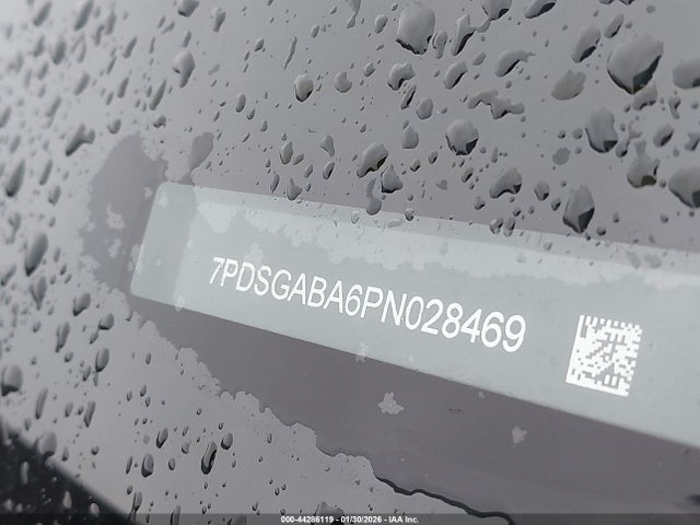 Rivian R1s Adventure 2023 7PDSGABA6PN028469 Image 9