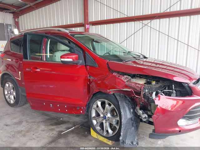 1FMCU0JX9EUA30400 Ford Escape Titanium