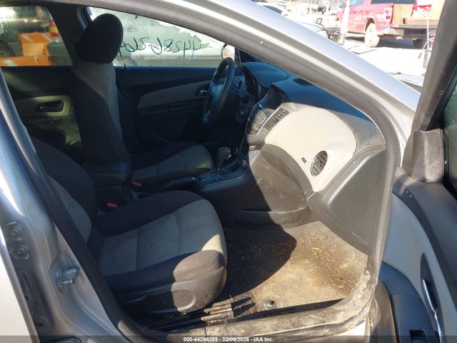 2013 CHEVROLET CRUZE 1G1PA5SHXD7327765 Photo 4