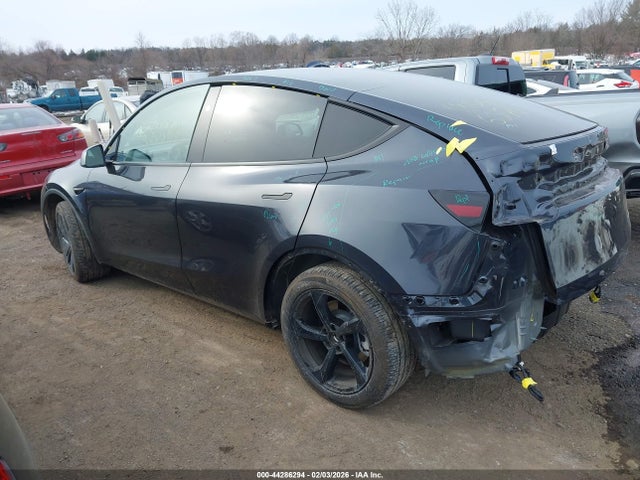 2026 TESLA MODEL Y 7SAYGDEE7TA409211 Photo 2