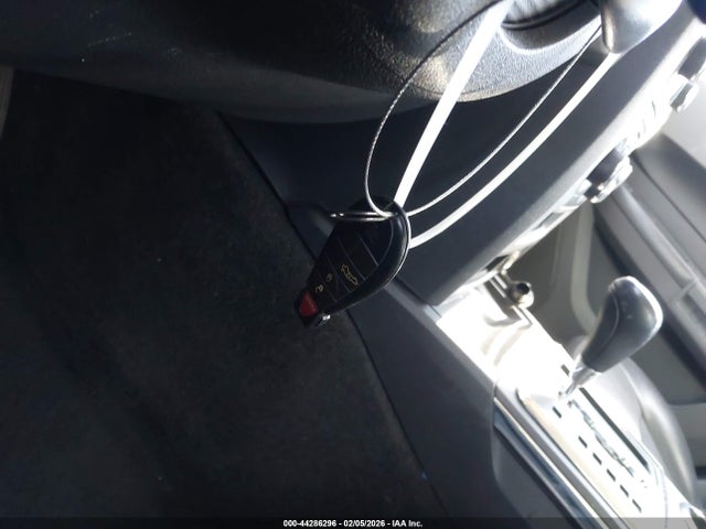 2010 CHRYSLER 300 2C3CA5CV7AH324935 Photo 10