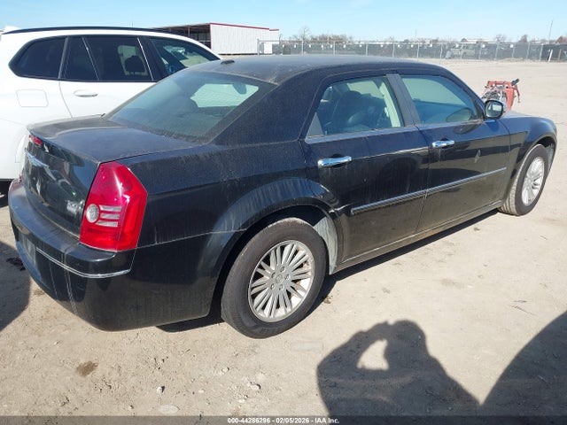2010 CHRYSLER 300 2C3CA5CV7AH324935 Photo 3
