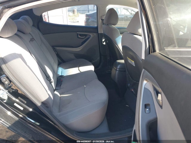 KMHDH4AE4FU381151 Hyundai ELANTRA SE
