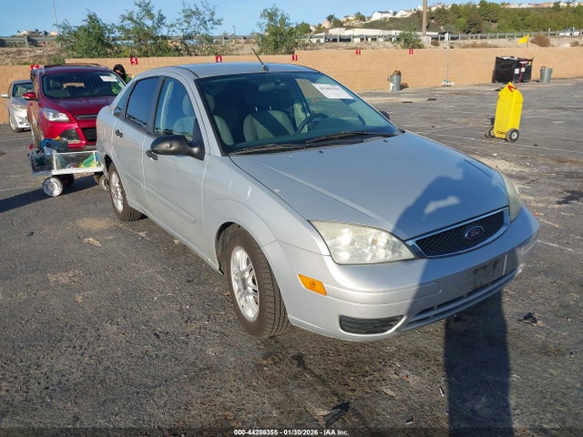 2005 FORD FOCUS 1FAFP34N45W227277