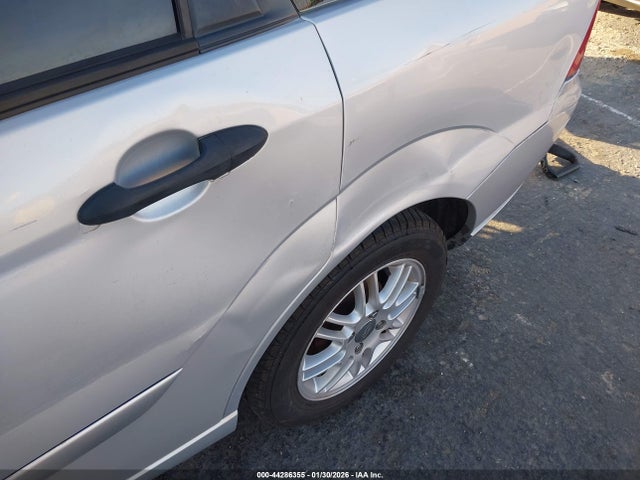 2005 FORD FOCUS 1FAFP34N45W227277 Photo 5