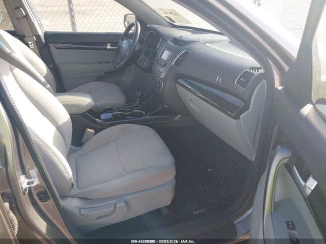 5XYKT3A6XEG509261 KIA SORENTO LX
