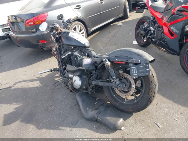 2017 HARLEY-DAVIDSON XL883 1HD4LE230HC443173 Photo 2