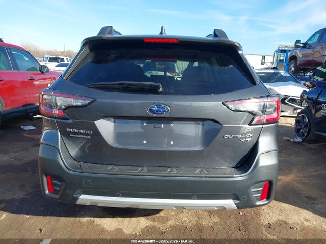 44286483 :رقم المزاد ، 4S4BTGND4M3218978 vin ، 2021 Subaru Outback Limited Xt مزاد بيع