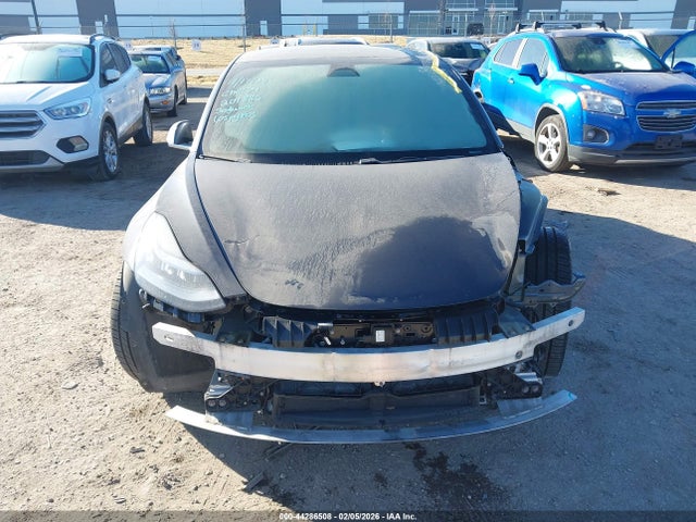 44286508 :رقم المزاد ، 5YJ3E1EB9KF209885 vin ، 2019 Tesla Model 3 Long Range/performance مزاد بيع