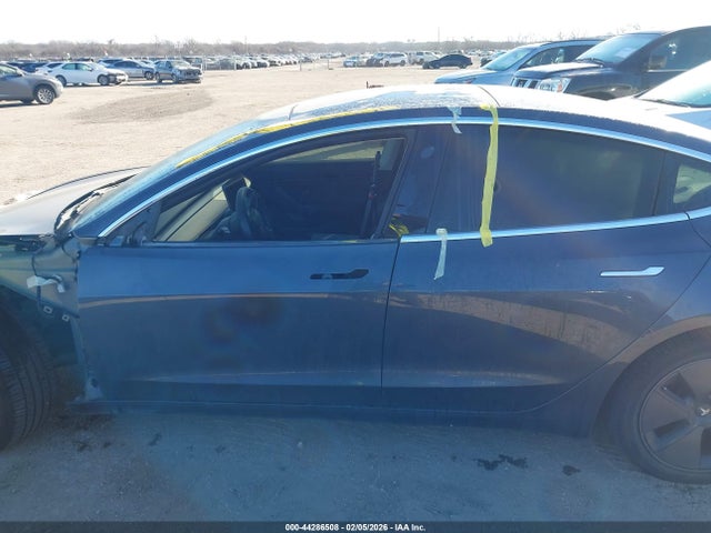 44286508 :رقم المزاد ، 5YJ3E1EB9KF209885 vin ، 2019 Tesla Model 3 Long Range/performance مزاد بيع