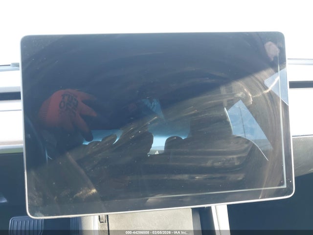 44286508 :رقم المزاد ، 5YJ3E1EB9KF209885 vin ، 2019 Tesla Model 3 Long Range/performance مزاد بيع