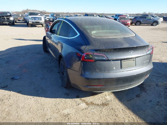 44286508 :رقم المزاد ، 5YJ3E1EB9KF209885 vin ، 2019 Tesla Model 3 Long Range/performance مزاد بيع