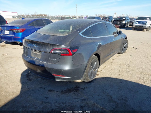 44286508 :رقم المزاد ، 5YJ3E1EB9KF209885 vin ، 2019 Tesla Model 3 Long Range/performance مزاد بيع