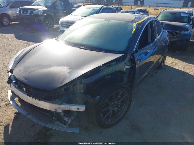 44286508 :رقم المزاد ، 5YJ3E1EB9KF209885 vin ، 2019 Tesla Model 3 Long Range/performance مزاد بيع