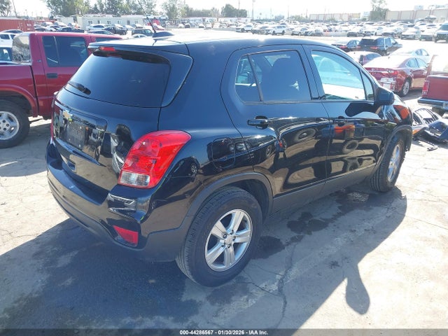 KL7CJKSBXLB066257 Chevrolet Trax Fwd Ls