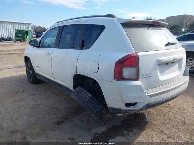 2017 JEEP COMPASS 1C4NJDEB9HD193449 Photo 2