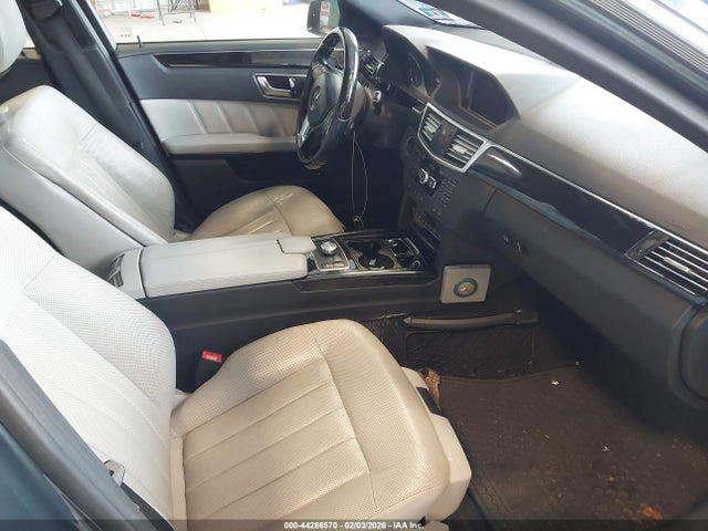 2013 MERCEDES-BENZ E 550 WDDHF9BB5DA743151 Photo 4