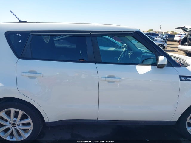 KIA SOUL + 2018 KNDJP3A55J7529674 Image 14