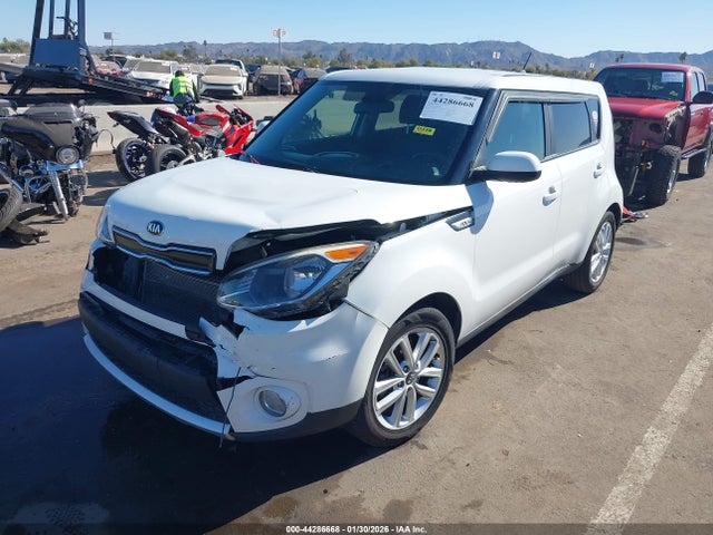 KIA SOUL + 2018 KNDJP3A55J7529674 Image 2