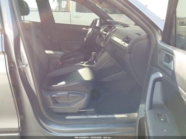 2019 VOLKSWAGEN TIGUAN 3VV2B7AXXKM086281 Photo 4