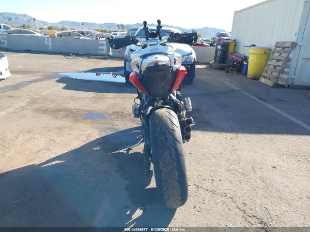 M. V. Agusta Stradale 800 2015 ZCGRGGNT3FV002730 Image 6