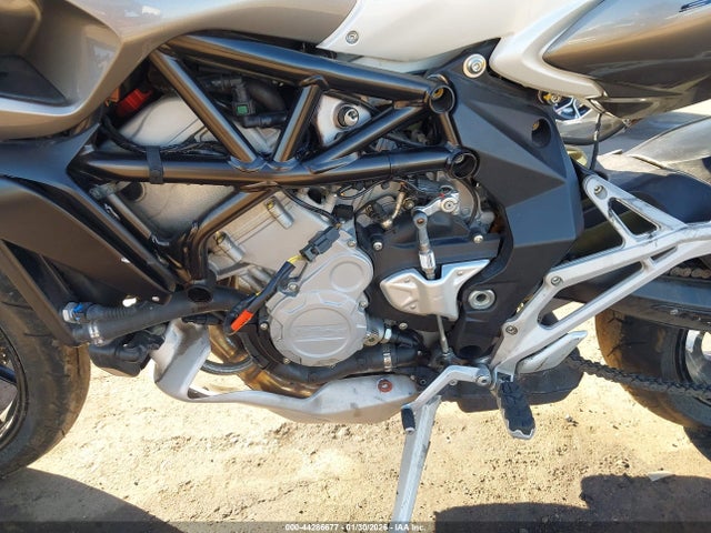 M. V. Agusta Stradale 800 2015 ZCGRGGNT3FV002730 Image 9