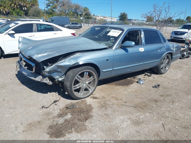 2002 JAGUAR XJ8 SAJDA14C12LF45607 Photo 1