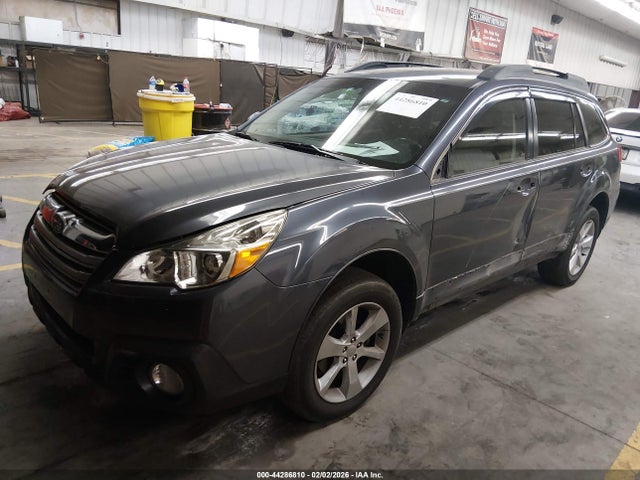 Subaru Outback 2.5i Premium 2014 4S4BRBCC5E3322084 Image 2