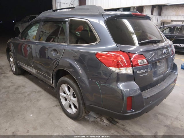 Subaru Outback 2.5i Premium 2014 4S4BRBCC5E3322084 Image 3